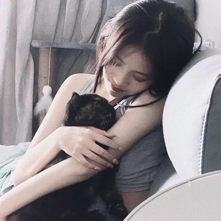 圈养的妇女